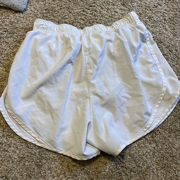 nike shorts - Picture 2 of 2